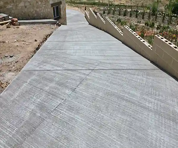 Instalación y mantenimiento hormigón rayado