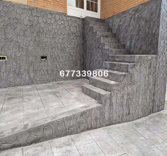 Instalación hormigón impreso verticalen paredes